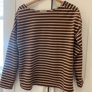 Striped boat neck shirt w/ shoulder button detail
